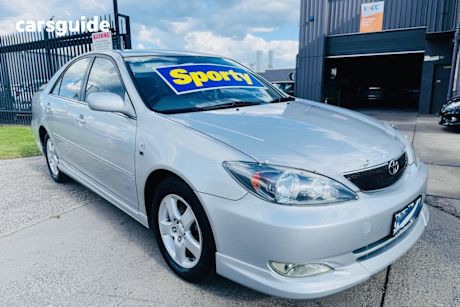 Silver 2004 Toyota Camry Sedan Sportivo