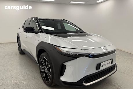 White 2025 Toyota BZ4X SUV 4WD