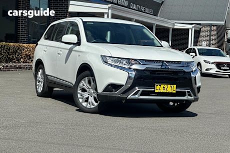 White 2020 Mitsubishi Outlander Wagon Es 5 Seat (Awd)