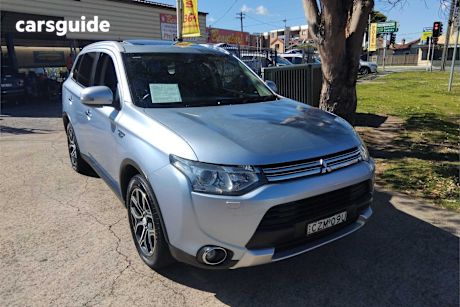 Silver 2014 Mitsubishi Outlander SUV PHEV ASPIRE 4WD