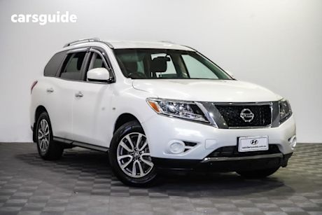White 2014 Nissan Pathfinder Wagon St (4X2)