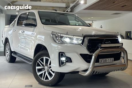 White 2020 Toyota Hilux Double Cab Pick Up Sr5 (4X4)