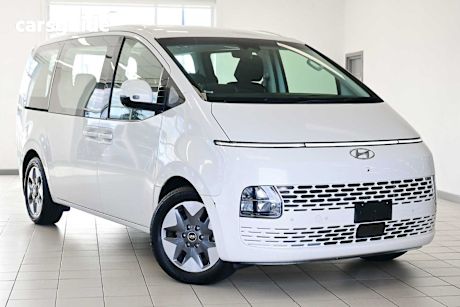 White 2022 Hyundai Staria OtherCar F