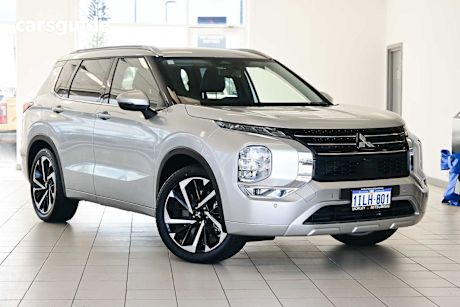 Silver 2024 Mitsubishi Outlander SUV EXCEED 4X4