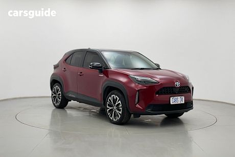 2022 Toyota Yaris Cross Wagon Urban Hybrid (Two-Tone)