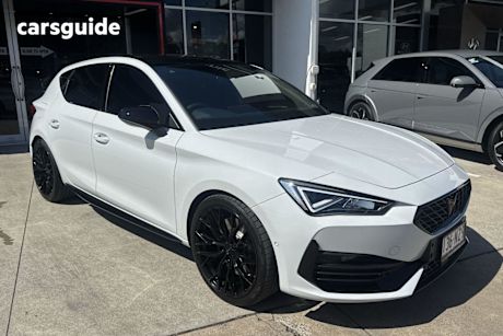 White 2024 Cupra Leon Hatchback Vzx