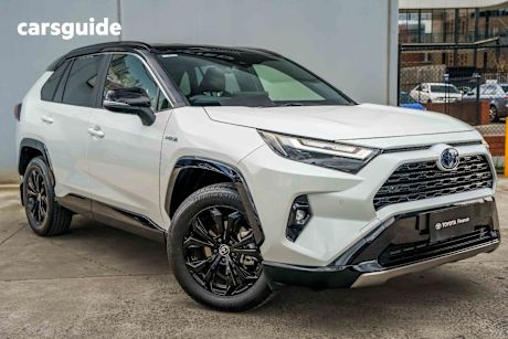 White 2024 Toyota RAV4 SUV XSE 4X4