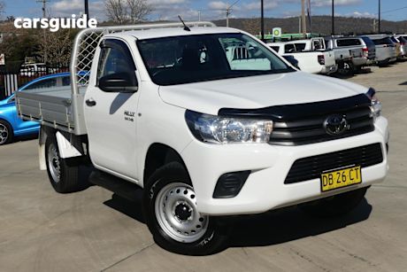 White 2021 Toyota Hilux Cab Chassis Sr (4X4)