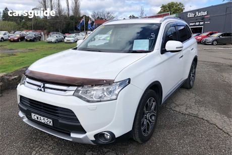 White 2014 Mitsubishi Outlander Wagon Aspire (4X4)