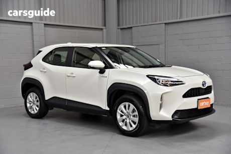 White 2021 Toyota Yaris Cross SUV GX 4X4