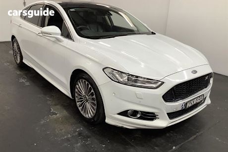 White 2016 Ford Mondeo Hatchback Titanium Tdci