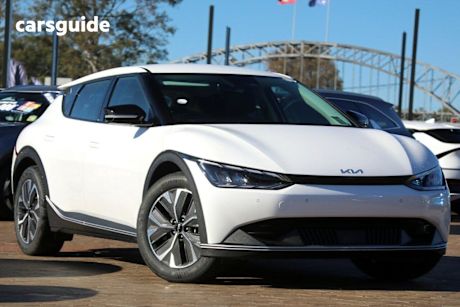 White 2024 Kia EV6 SUV AIR R