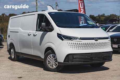 White 2024 LDV Deliver 7 Commercial F