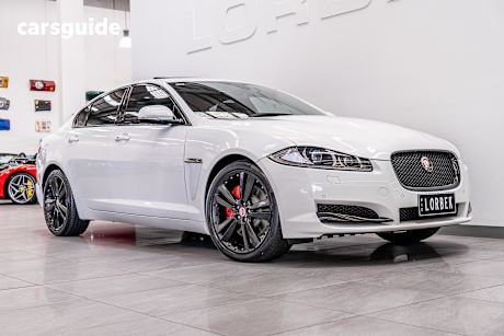 White 2014 Jaguar XF Sedan 3.0D Luxury