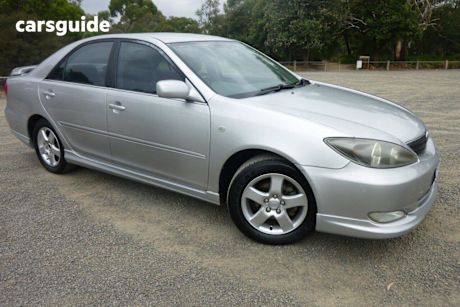 Silver 2004 Toyota Camry Sedan Sportivo