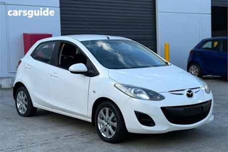 White 2014 Mazda 2 Hatchback Neo Sport