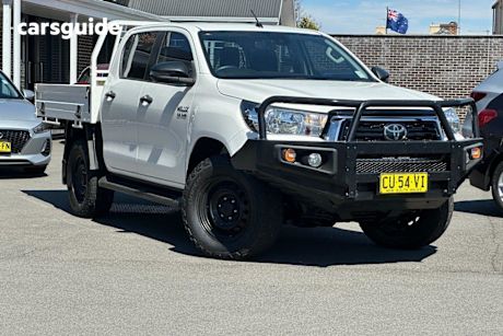 White 2019 Toyota Hilux Double Cab Chassis Sr (4X4)