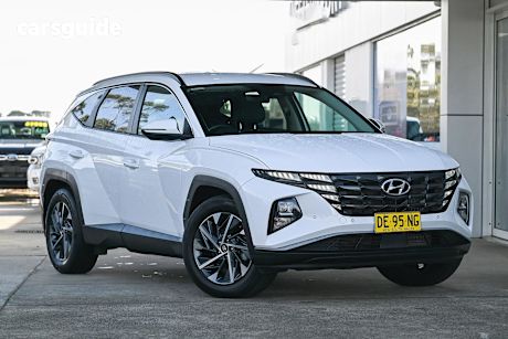 White 2022 Hyundai Tucson SUV ELITE 4X4