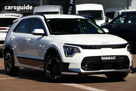 White 2023 Kia Niro Wagon Ev S