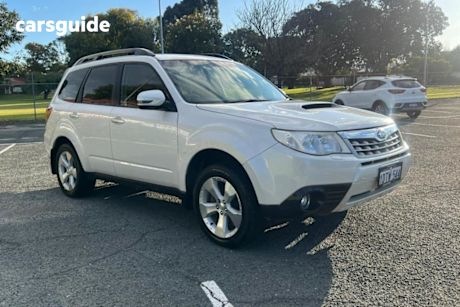 White 2011 Subaru Forester Wagon Xt
