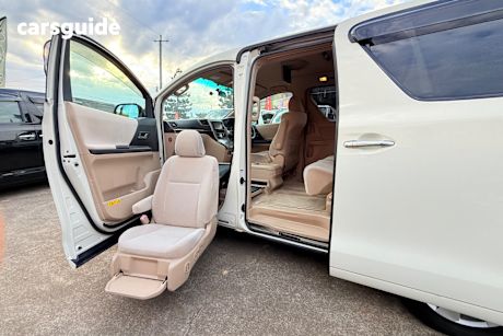 White 2008 Toyota Alphard Wagon