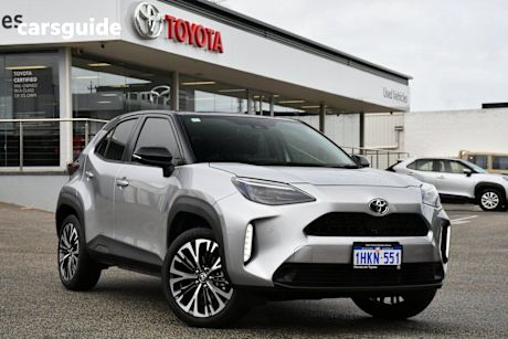 Black 2021 Toyota Yaris Cross Wagon Urban (Two-Tone)