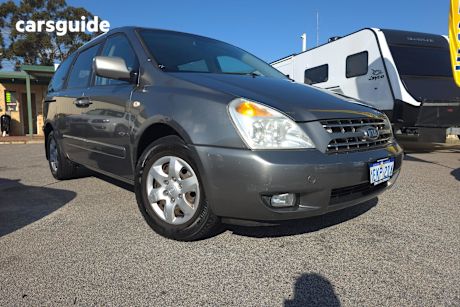 Grey 2010 Kia Carnival SUV EXE F