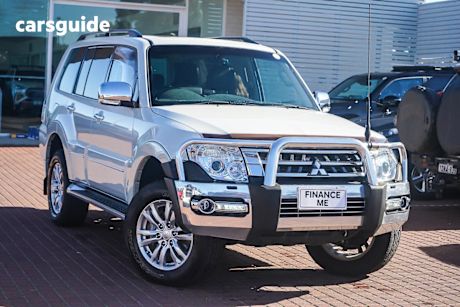 White 2017 Mitsubishi Pajero Wagon Exceed Lwb (4X4)