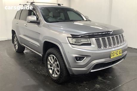 Silver 2014 Jeep Grand Cherokee Wagon Overland (4X4)