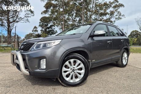 Grey 2013 Kia Sorento SUV SLI 4X4