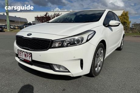 White 2016 Kia Cerato Hatchback Si