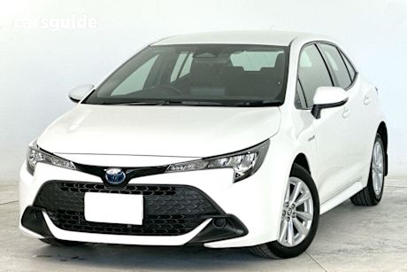White 2024 Toyota Corolla Hatch ASCENT SPORT HYBRID F