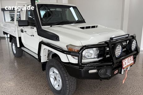 White 2017 Toyota Landcruiser Cab Chassis Gxl (4X4)