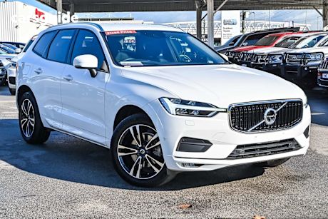 White 2018 Volvo XC60 Wagon D4 Momentum