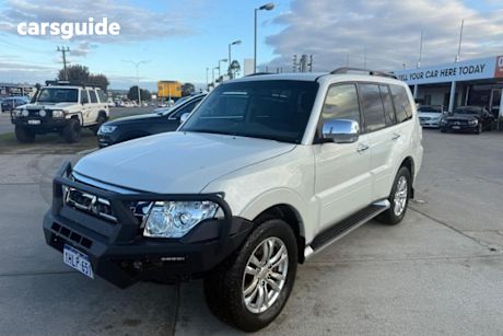 White 2017 Mitsubishi Pajero SUV GLX 4X4