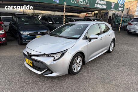 Silver 2018 Toyota Corolla Hatchback Ascent Sport