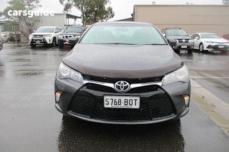 Grey 2017 Toyota Camry Sedan ATARA S F