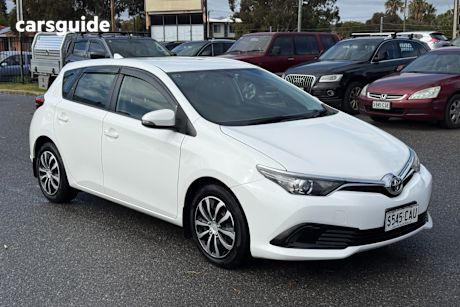 White 2016 Toyota Corolla Hatchback Ascent