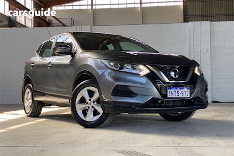 Grey 2018 Nissan Qashqai Wagon St
