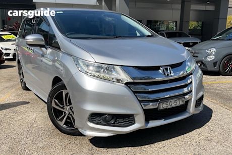 Silver 2014 Honda Odyssey Wagon Vti-L