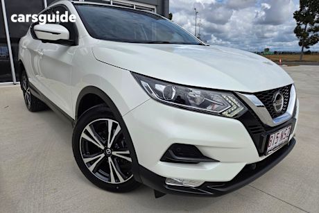 White 2019 Nissan Qashqai SUV ST-L F