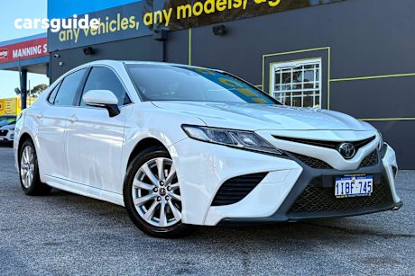 White 2019 Toyota Camry Sedan ASCENT SPORT