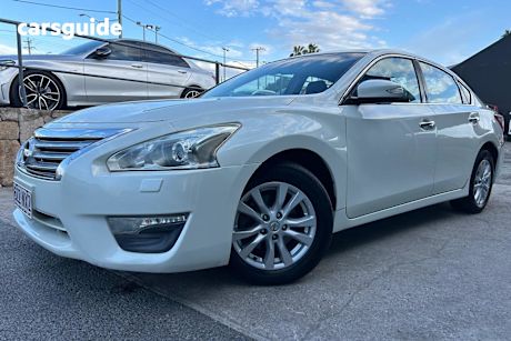White 2015 Nissan Altima Sedan ST F