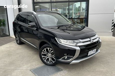 Black 2017 Mitsubishi Outlander SUV LS F