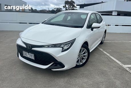 White 2024 Toyota Corolla Hatch ASCENT SPORT F