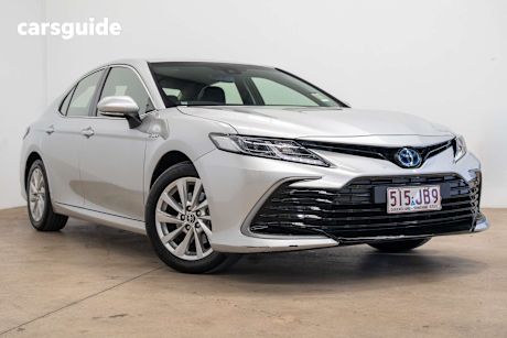 Silver 2024 Toyota Camry Sedan ASCENT F