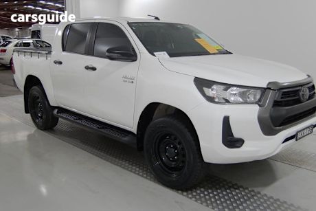 White 2020 Toyota Hilux Double Cab Pick Up Sr (4X4)