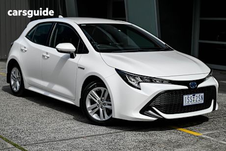 White 2020 Toyota Corolla Hatch ASCENT SPORT HYBRID F