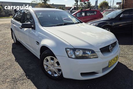 White 2006 Holden Commodore Sedan Omega