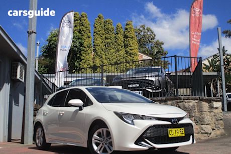 White 2019 Toyota Corolla Hatch ASCENT SPORT F